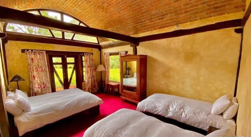 Bed and Breakfast Hacienda San Juan De La Vega Отавало Экстерьер фото